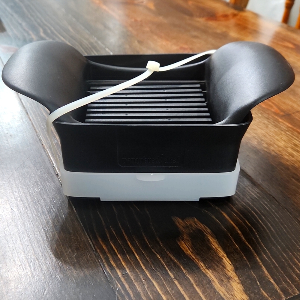 NEW Pampered Chef Quick Slice